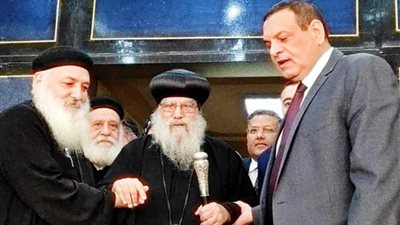 وفود كنسية برئاسة الأنبا باخوميوس يقدمون التهاني لمحافظ البحيرة بعيد الفطر