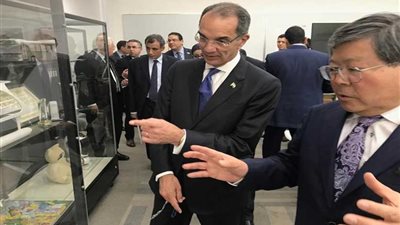 الذكاء الاصطناعي على مائدة 