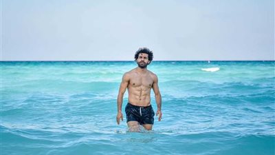 شاهد.. محمد صلاح يبدأ فترة الاستجمام في 