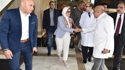 وزيرة الصحة تتفقد مستشفى الشيخ زايد.. وتؤكد جاهزيتها لتقديم أفضل خدمة