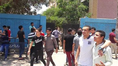 اللغة العربية ترسم الابتسامة على وجوه طلاب الثانوية ببنى سويف