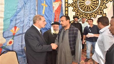 محافظ أسيوط يقدم واجب العزاء لأسرة البطل أبانوب أحد شهداء حادث العريش الإرهابي