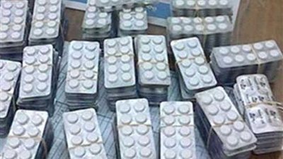 إحباط تهريب 18600 قرص مخدر بمطار القاهرة