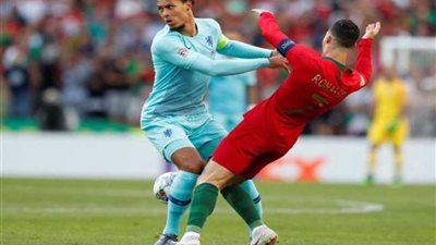 شوط أول بدون أهداف بين البرتغال وهولندا في نهائي الأمم الأوروبية