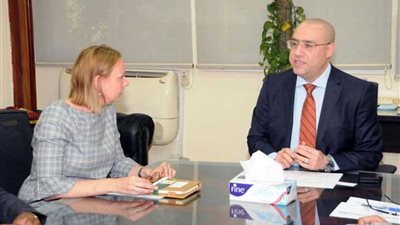 وزير الإسكان يلتقي ممثلي بنك التنمية الإفريقي لمناقشة المشروعات المهمة