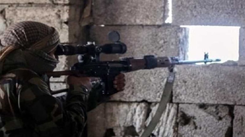 مقتل وإصابة مدنيتين