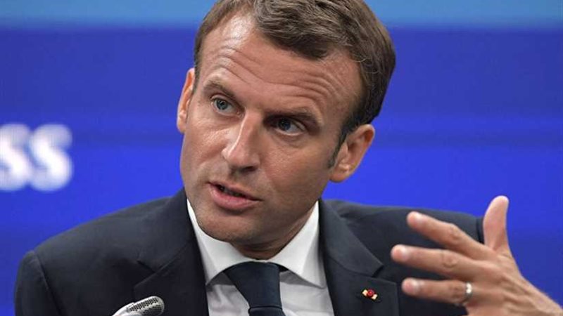 ماكرون يرد على تصفير