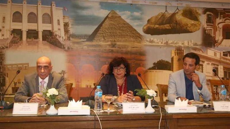 وزيرة الثقافة : إقامة