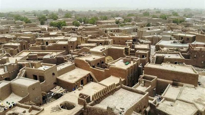 إرهابيون يقتلون 95