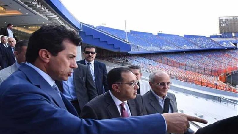 مدبولي يتفقد استاد