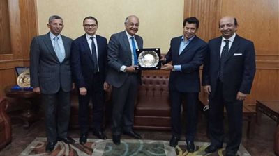 وزير الرياضة يستقبل رئيس نادي الفروسية