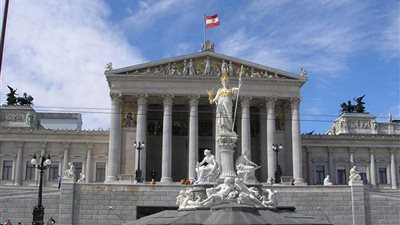 البرلمان النمساوي ينهي الفصل التشريعي ويدعو إلى انتخابات برلمانية مبكرة