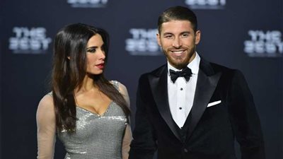 راموس يدعو بيكيه مع شاكيرا إلى حفل زفافه.. ويتجاهل رونالدو