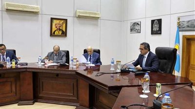 الآثار تتقدم ببلاغ للنائب العام لوقف عرض 32 قطعة أثرية للبيع ‏بلندن