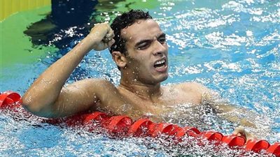 سباح الأهلي أحمد أكرم يفوز بذهبية بطولة كاليفورنيا للسباحة