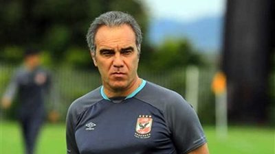 الأهلي ينفي التعاقد مع لاعب المصري