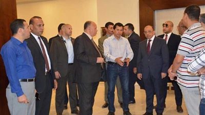 أشرف صبحي يتفقد استاد القاهرة قبل استقبال كان 2019