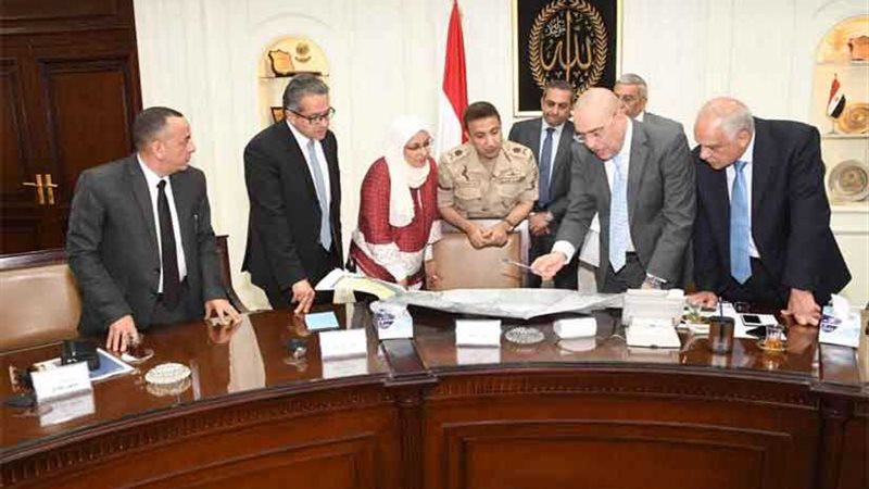 وزيرا الإسكان والآثار