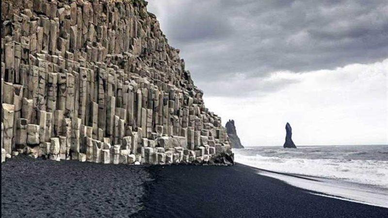 شاطئ الجن بأيسلندا..