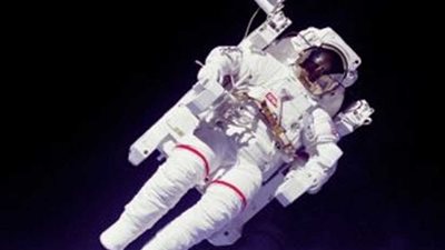 الإمارات تطلق أول رائد فضاء عربي إلى المريخ بالتعاون مع مصر والسعودية