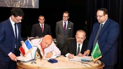 جامعتا القاهرة والسوربون تجددان اتفاقية تعاون لمنح الدرجة العلمية المشتركة