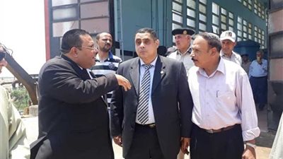 وفد برلماني يتفقد محطة صرف قلابشو وترعة 15 مايو