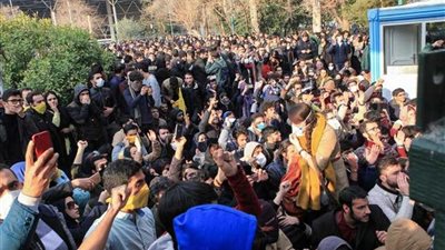 مظاهرات في إيران ضد الغلاء والشرطة تعتقل 3 محتجين