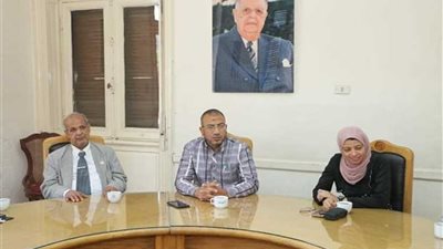 حزب الوفد يشكل لجانًا عمالية بالمحافظات