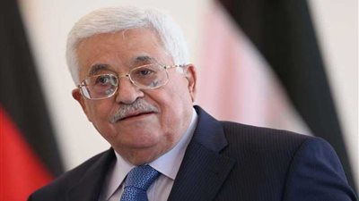 الرئيس الفلسطيني يمنح الفنان يوسف شعبان وسام الثقافة والعلوم والفنون