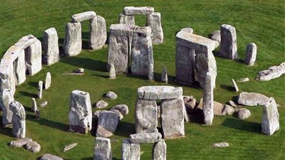 دائرة الأحجار في بريطانيا.. لغز قديم عجز العلماء عن فك شفراته