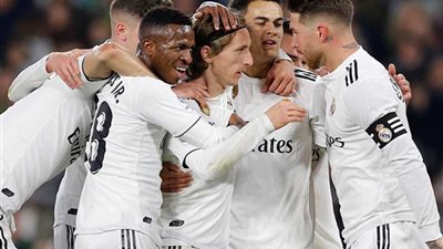 صحيفة أسبانية : 12 لاعبًا على أبواب الرحيل من ريال مدريد خلال الانتقالات الصيفية