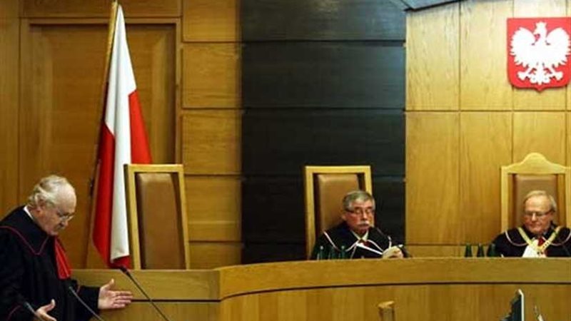 محكمة بولندية تتهم