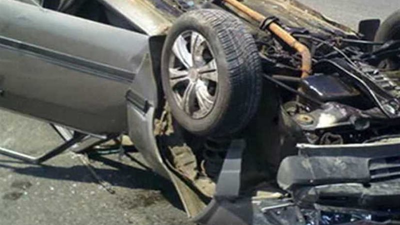 إصابة 8 إثر انقلاب