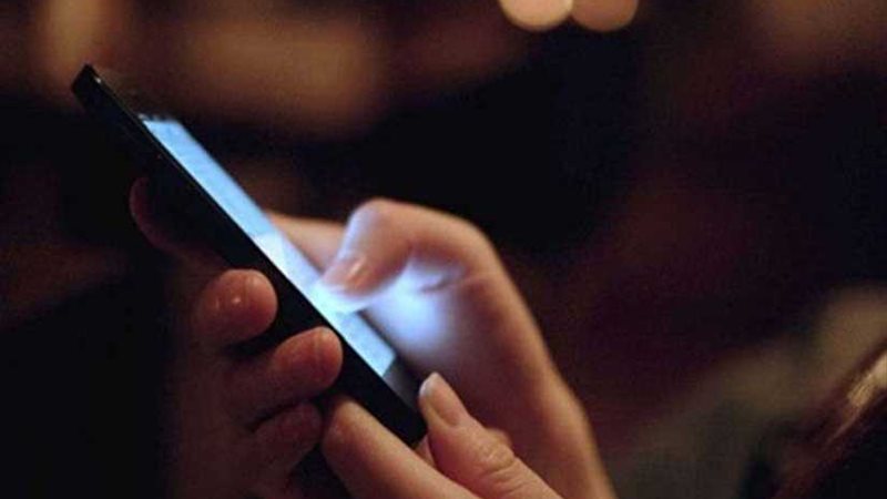 خبراء.. ضوء شاشات