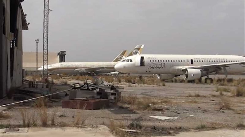 مشاهد من داخل مطار