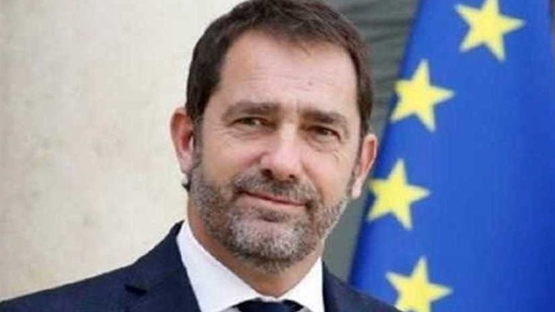 فرنسا تدرس إمكانية