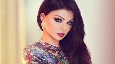 هيفاء وهبي في أول صورة من المستشفى