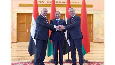 رئيسا غرفتى برلمان بيلاروسيا يستقبلان الرئيس السيسي