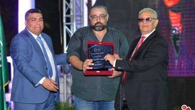 المخرج محمد فاضل يهنئ مؤلف 