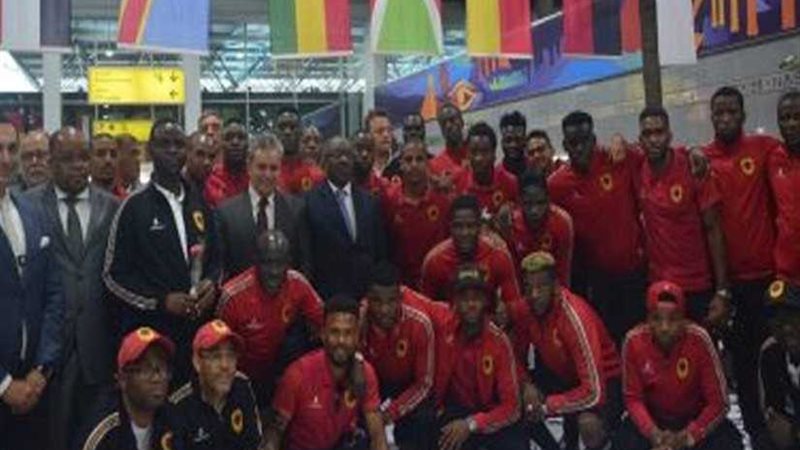 منتخب أنجولا يصل