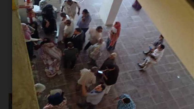 زوج يلقي بزوجته الحامل