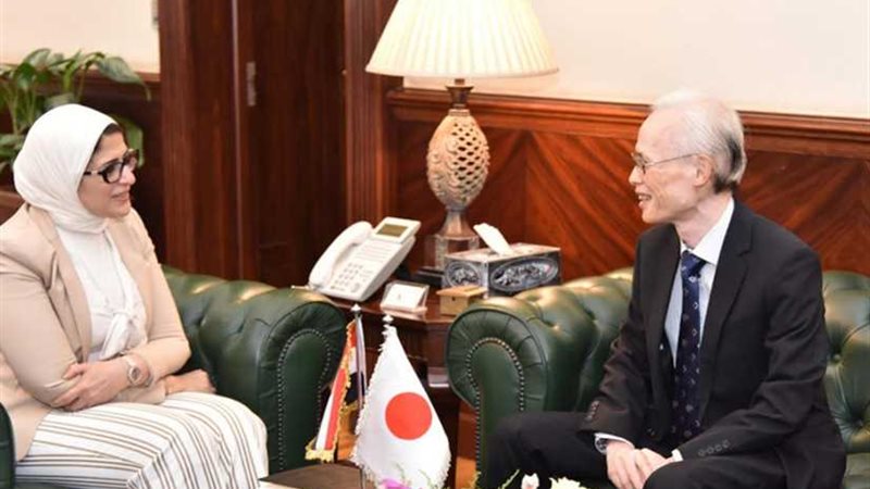 وزيرة الصحة تبحث