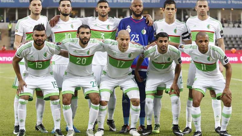 عقدة الملاعب المصرية