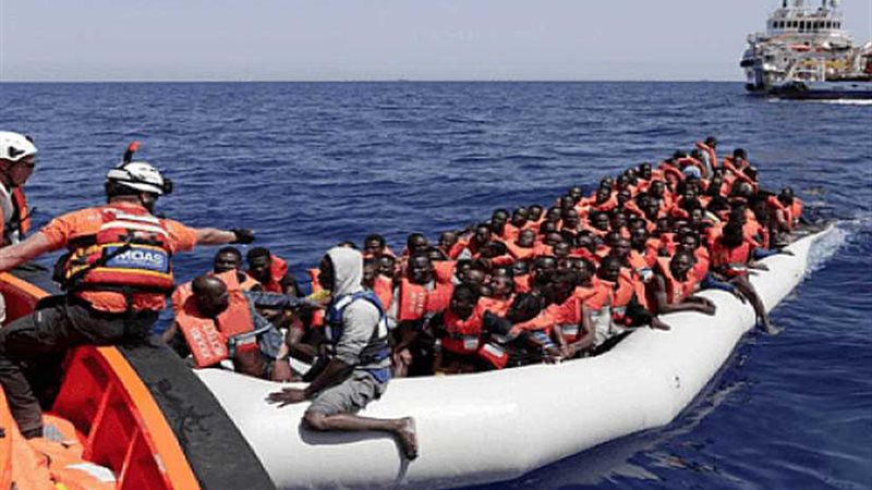 إسبانيا تنقذ 292