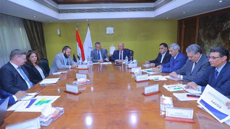 وزير النقل يبحث مع