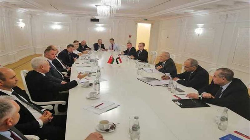 العصار يلتقى وزير