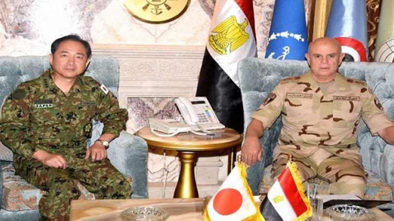 رئيس الأركان يلتقي