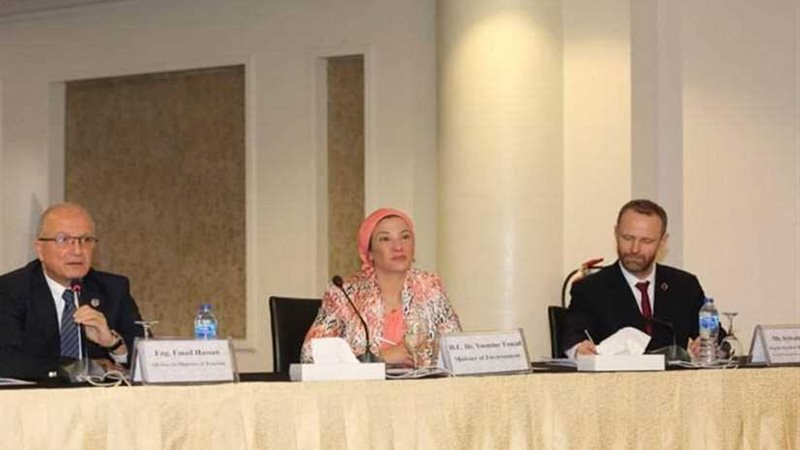 وزيرة البيئة تفتتح