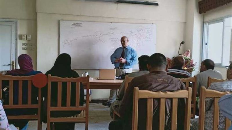 52 متدربا في دورة