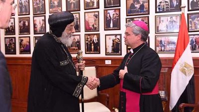 البابا يستقبل أسقفًا من الكنيسة الكاثوليكية بألمانيا